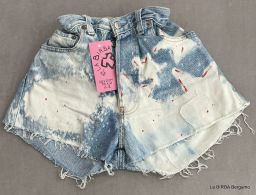 SHORT LEVIS