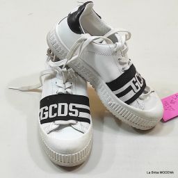 SCARPE LACCI GCDS