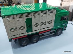 BRUDER CAMION TRASPORTO ANIMALI *