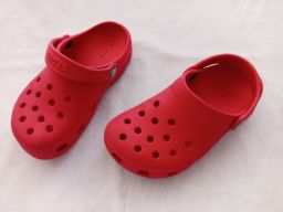 CROCS    C 12
