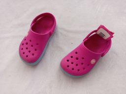 CROCS