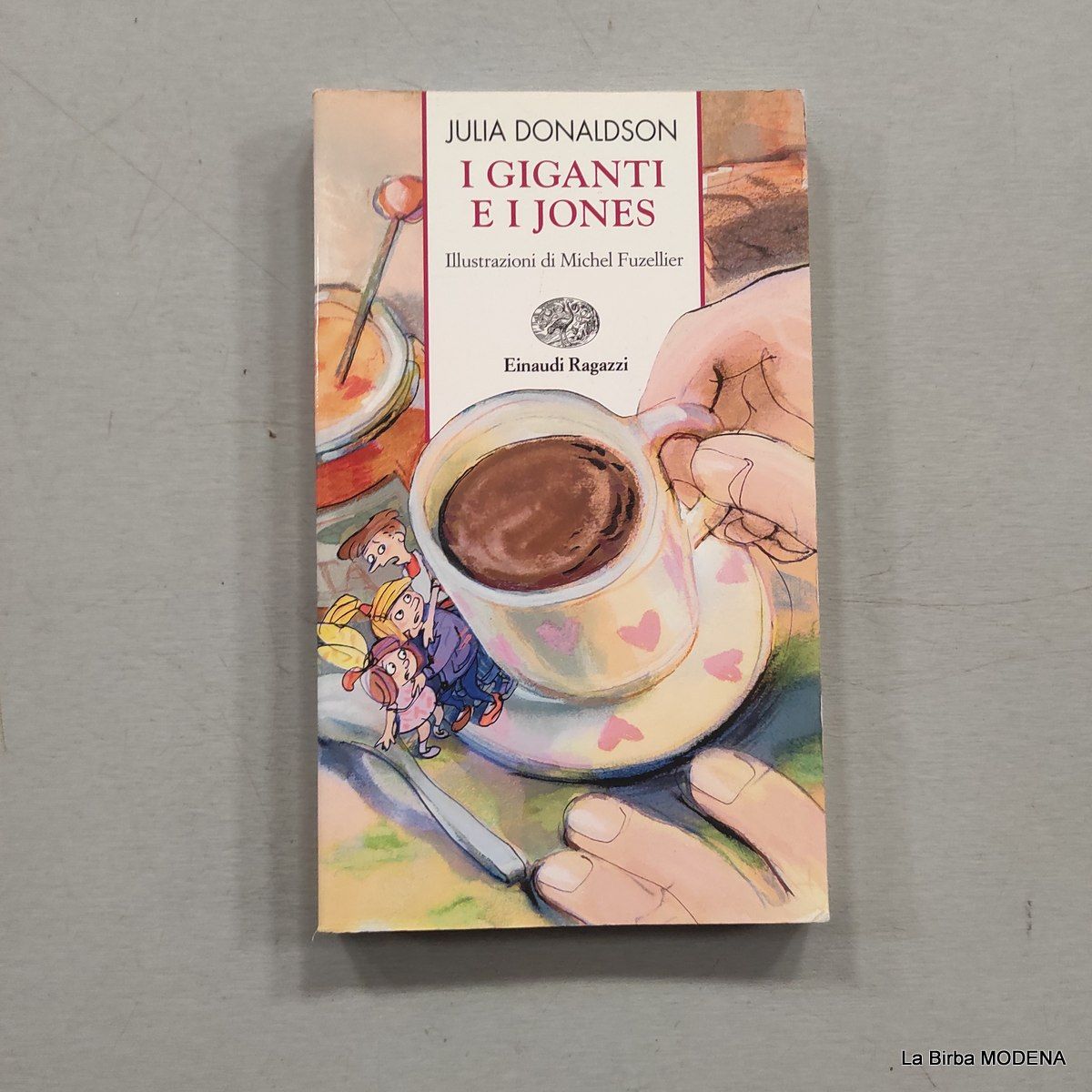 LIBRO I GIGANTI E I JONES