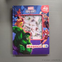 LIBRO MARVEL SUPER HEROES MAGNETI 3D