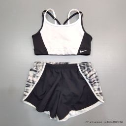 COMPL. TOP + SHORT NIKE DRY FIT