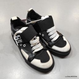 SCARPE LACCI E STRAP CRISTIANZEROTRE