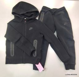 TUTA NIKE TECH